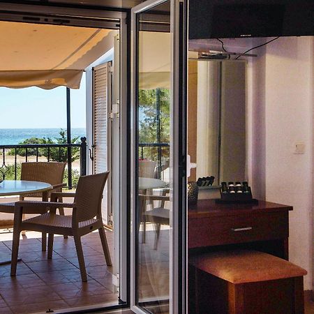 Romanos Beach Villas מראה חיצוני תמונה