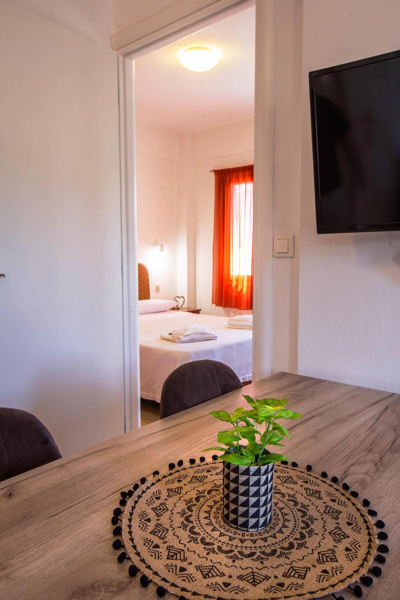 Romanos Beach Villas מראה חיצוני תמונה