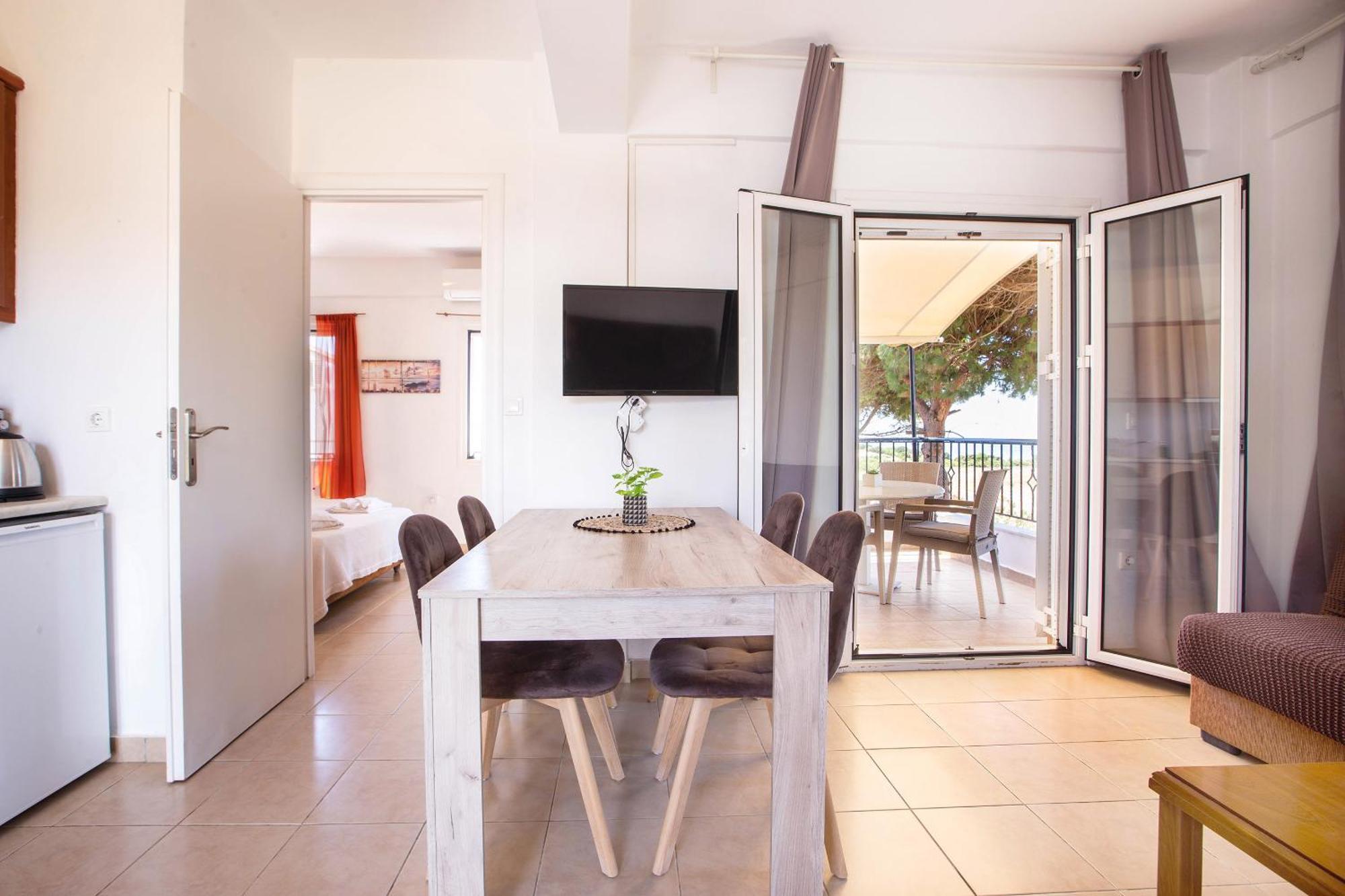 Romanos Beach Villas מראה חיצוני תמונה