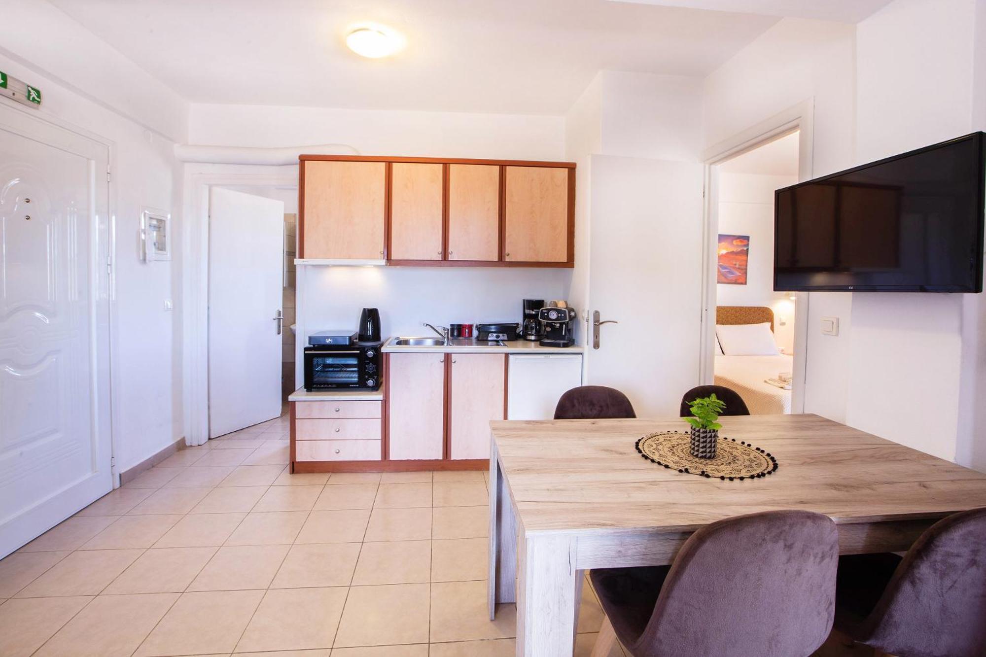 Romanos Beach Villas מראה חיצוני תמונה
