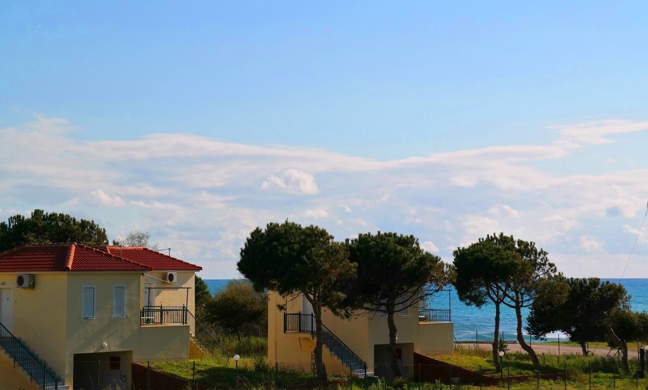 Romanos Beach Villas מראה חיצוני תמונה