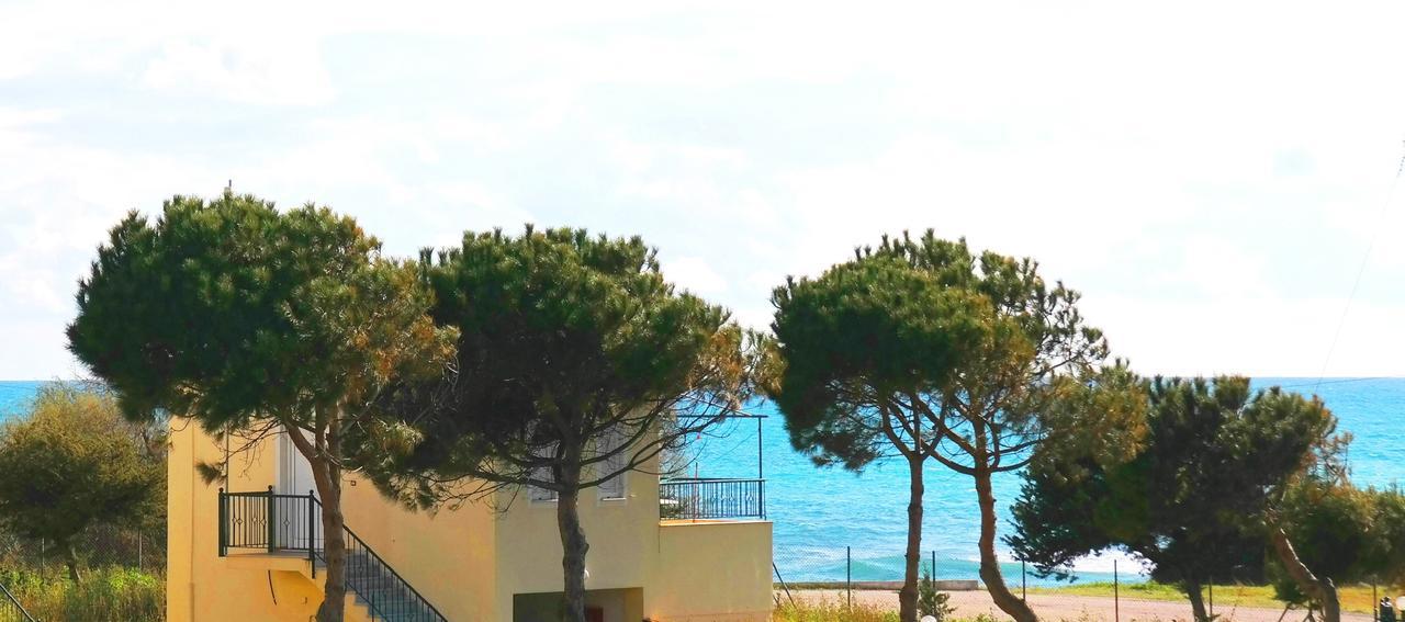 Romanos Beach Villas מראה חיצוני תמונה